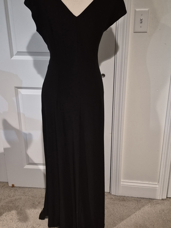 OnxyNites Dresses & Skirts - Onyx Nite Black Deep V-Neckline Maxi Dress w/Rutched Waist and Sleek Silhoulette